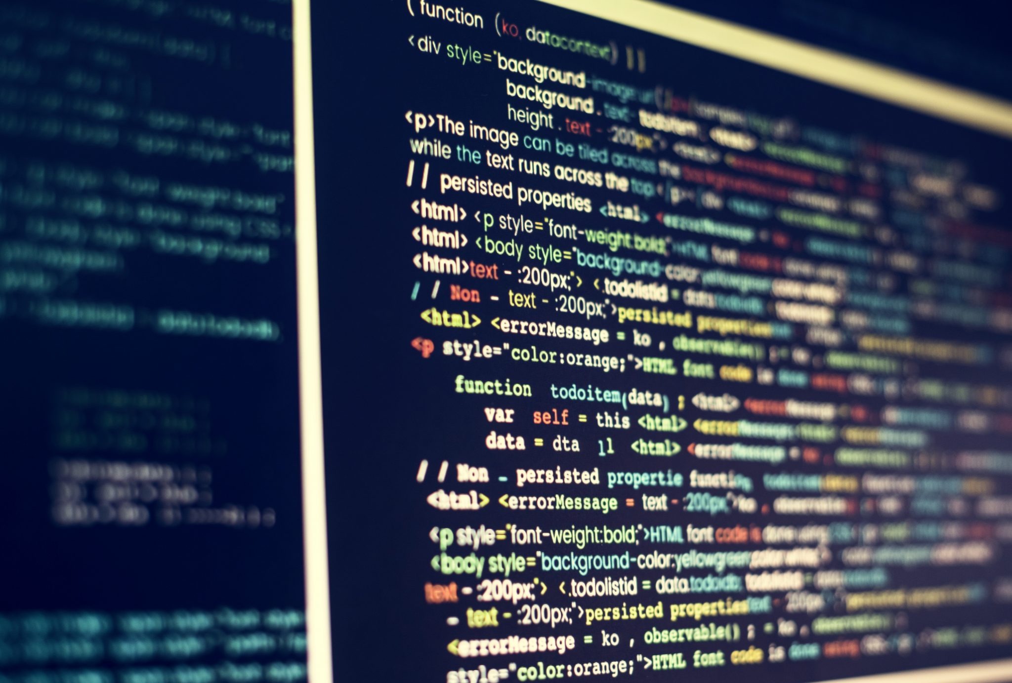 computer-language-on-a-computer-screen-U84KF6B-2-2048x1448