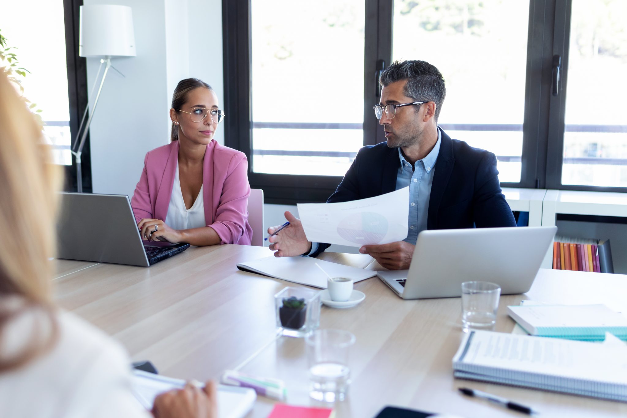 business-people-discussing-together-in-conference-Y44YFCE-2048x1365